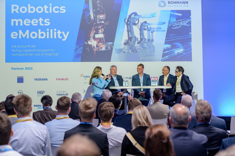 Automotive Robotics meets eMobility Moderatorin Ilka Groenewold Ingelheim Moderation Robotics