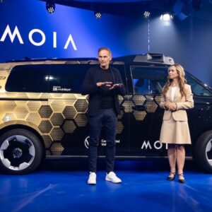 MOIA Unveiling Mobilitaetsmoderatorin und Nachhaltigkeit Moderation.jjpg