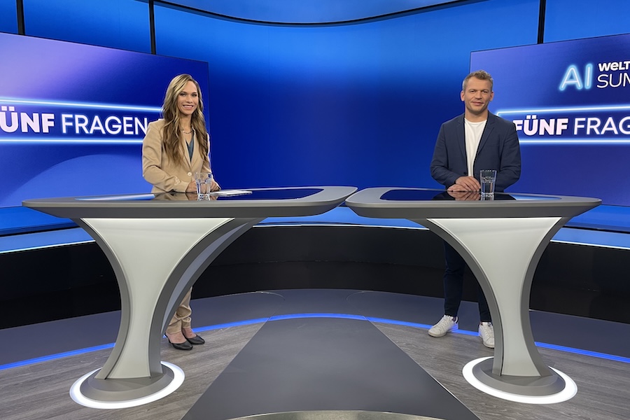 Moderatorin Ilka Groenewold beim WELT AI Summit 2025