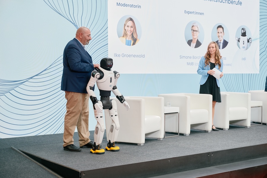 Opta data Zukunftstag Robotics Moderatorin Opta data Zukunftstag Robotics Moderatorin